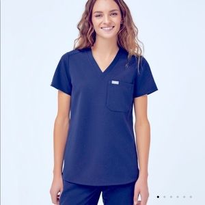 SET OF 3 Figs Catarina scrub tops